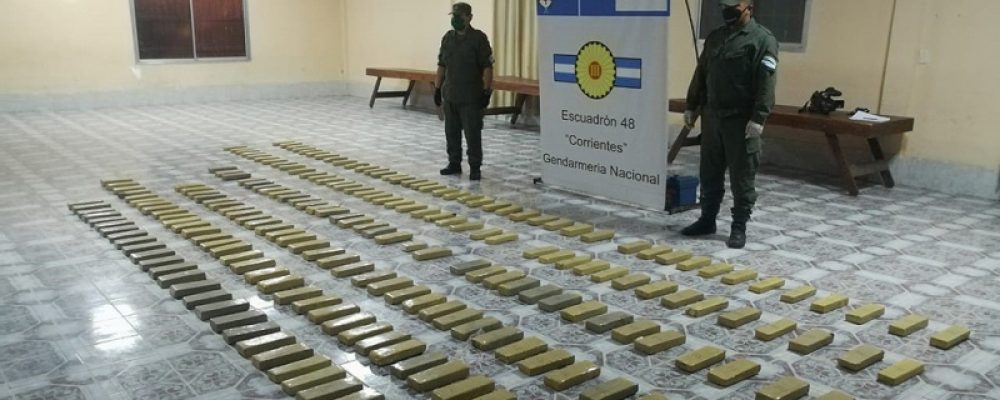 Decomisan más de 185 kilos de marihuana prensada en la localidad de Itatí – Télam